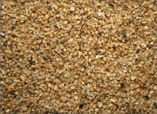 Фракционированный кварцевый песок неокрашенный
